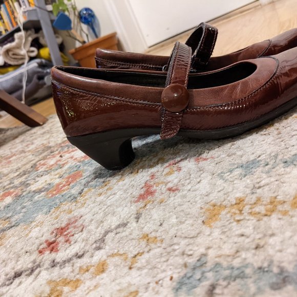 Naot Brown Patent Leather Mary Janes - Picture 2 of 5